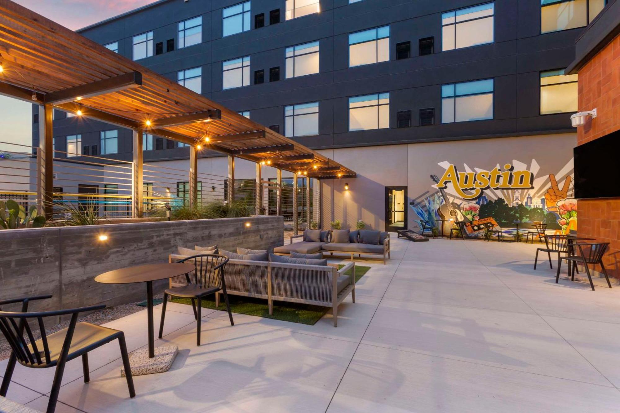 Cambria Hotel Austin Airport Экстерьер фото