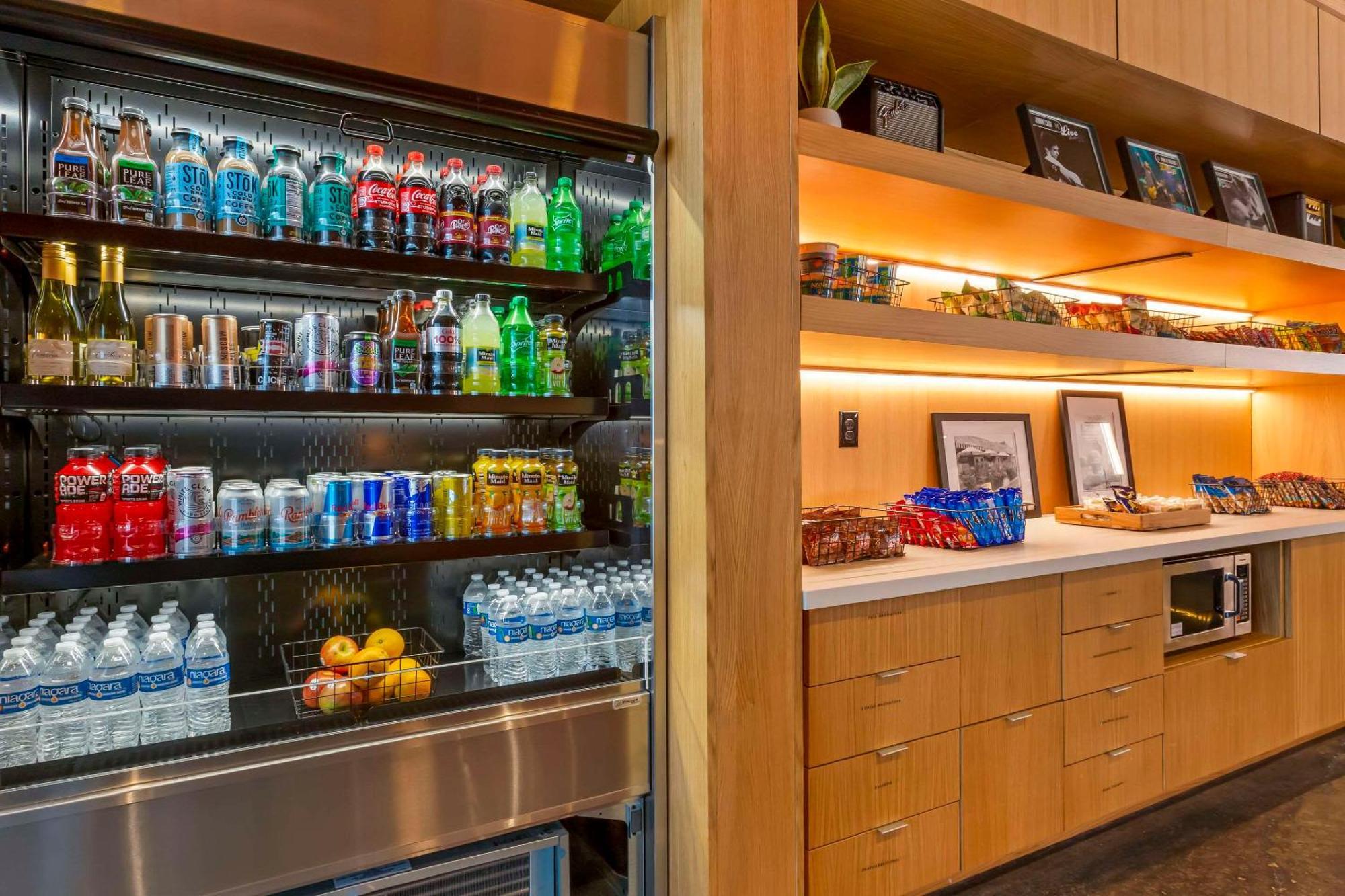 Cambria Hotel Austin Airport Экстерьер фото