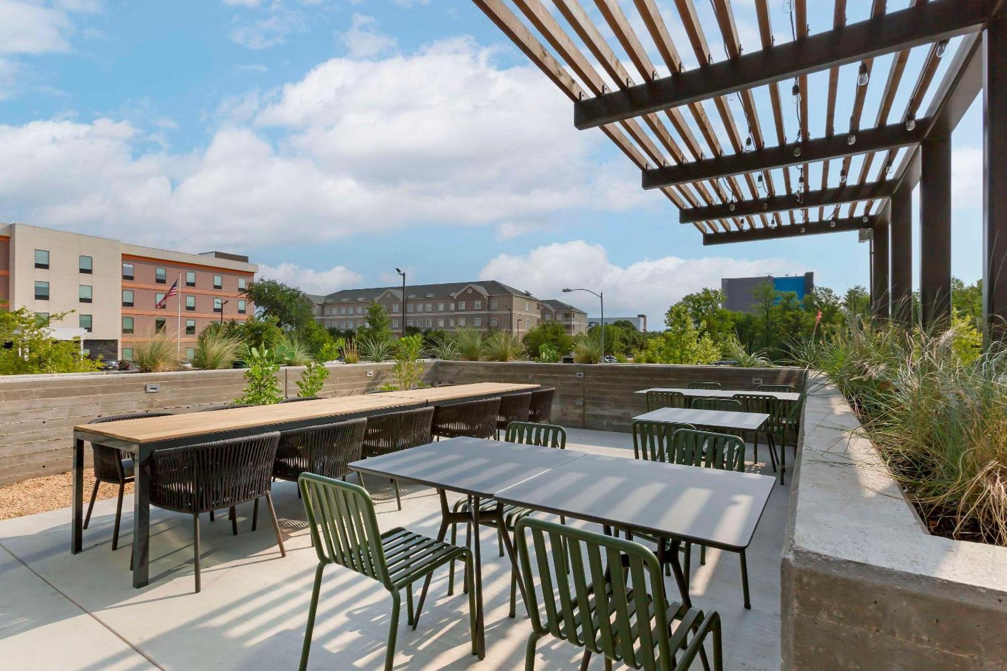 Cambria Hotel Austin Airport Экстерьер фото