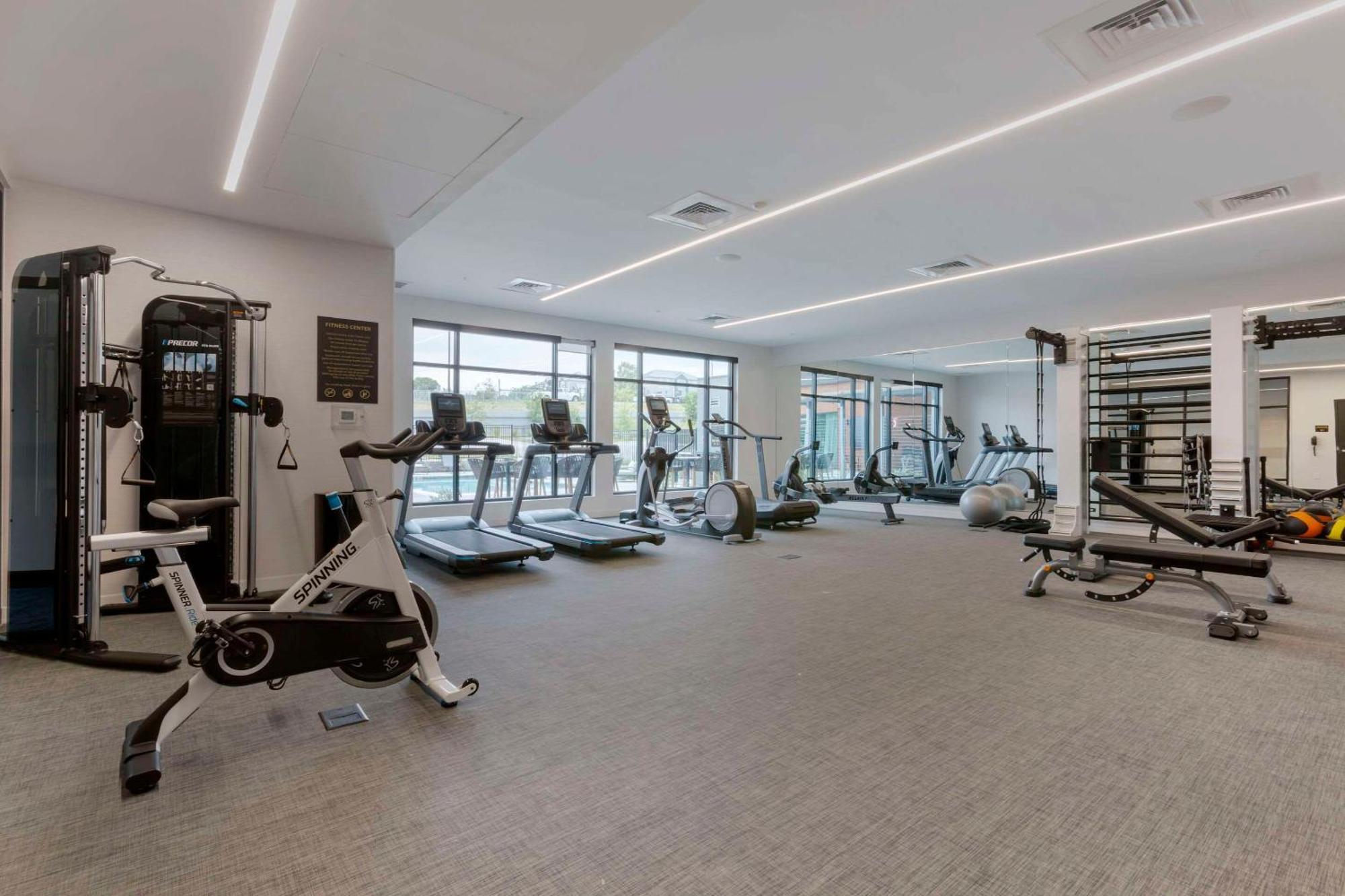 Cambria Hotel Austin Airport Экстерьер фото