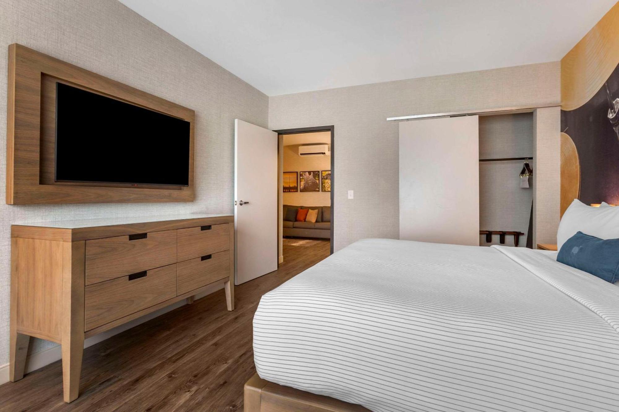Cambria Hotel Austin Airport Экстерьер фото