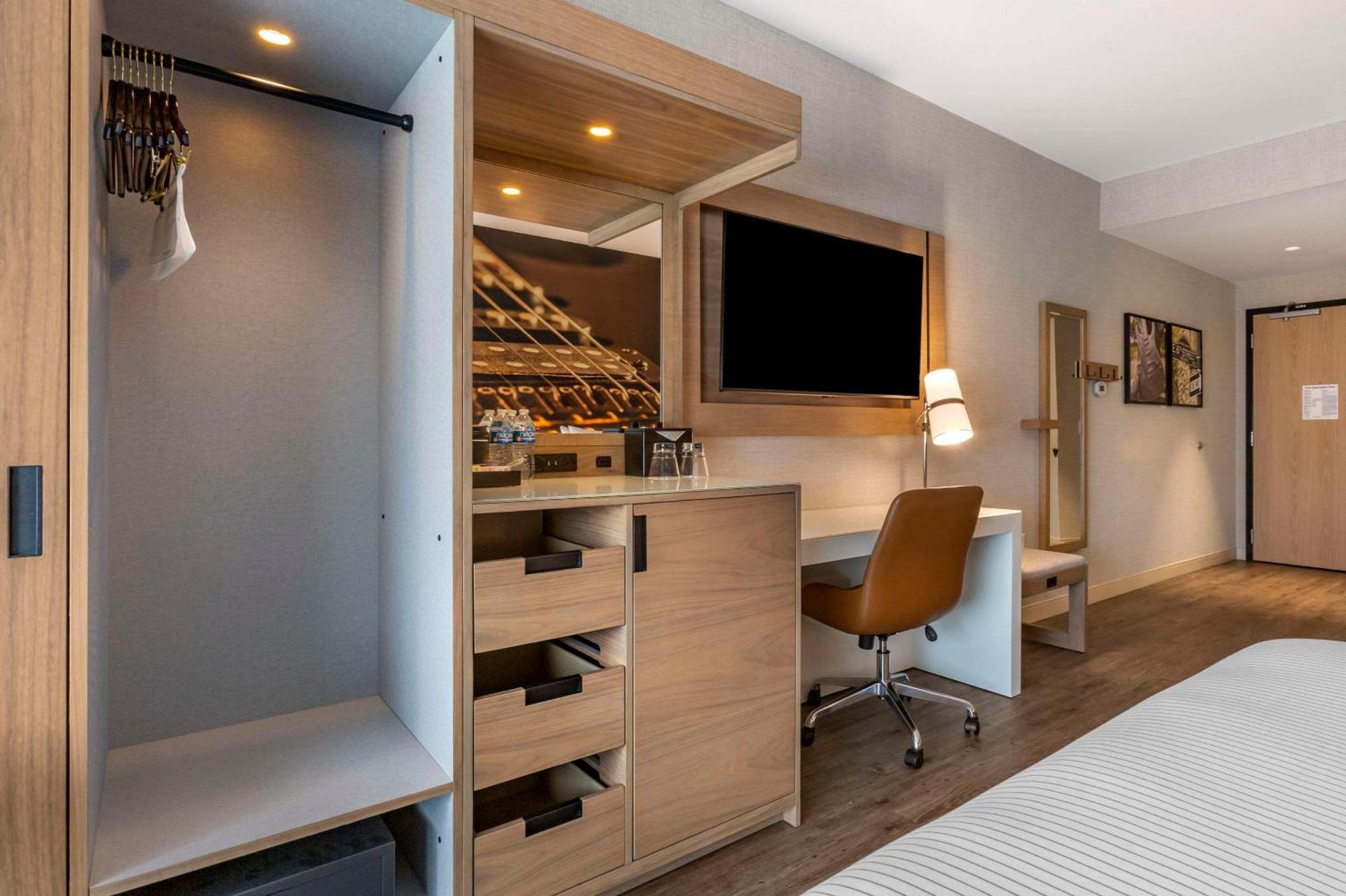 Cambria Hotel Austin Airport Экстерьер фото